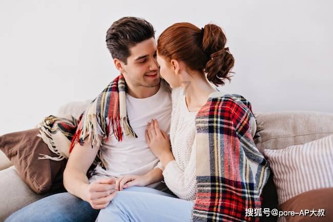 妈妈眼睛要做手机，爸爸却说一分钱都没有，自己打牌买槟榔就有钱？游戏画面